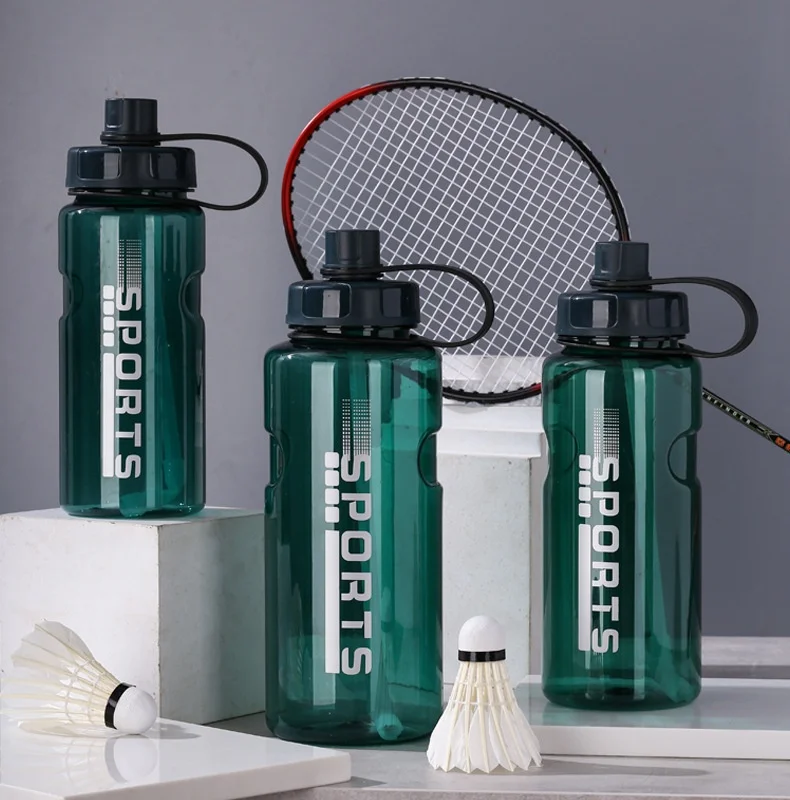 Plastic cup Large capacity outdoor portable cup boys fitness sports cup with straw portable water bottle 2000ml