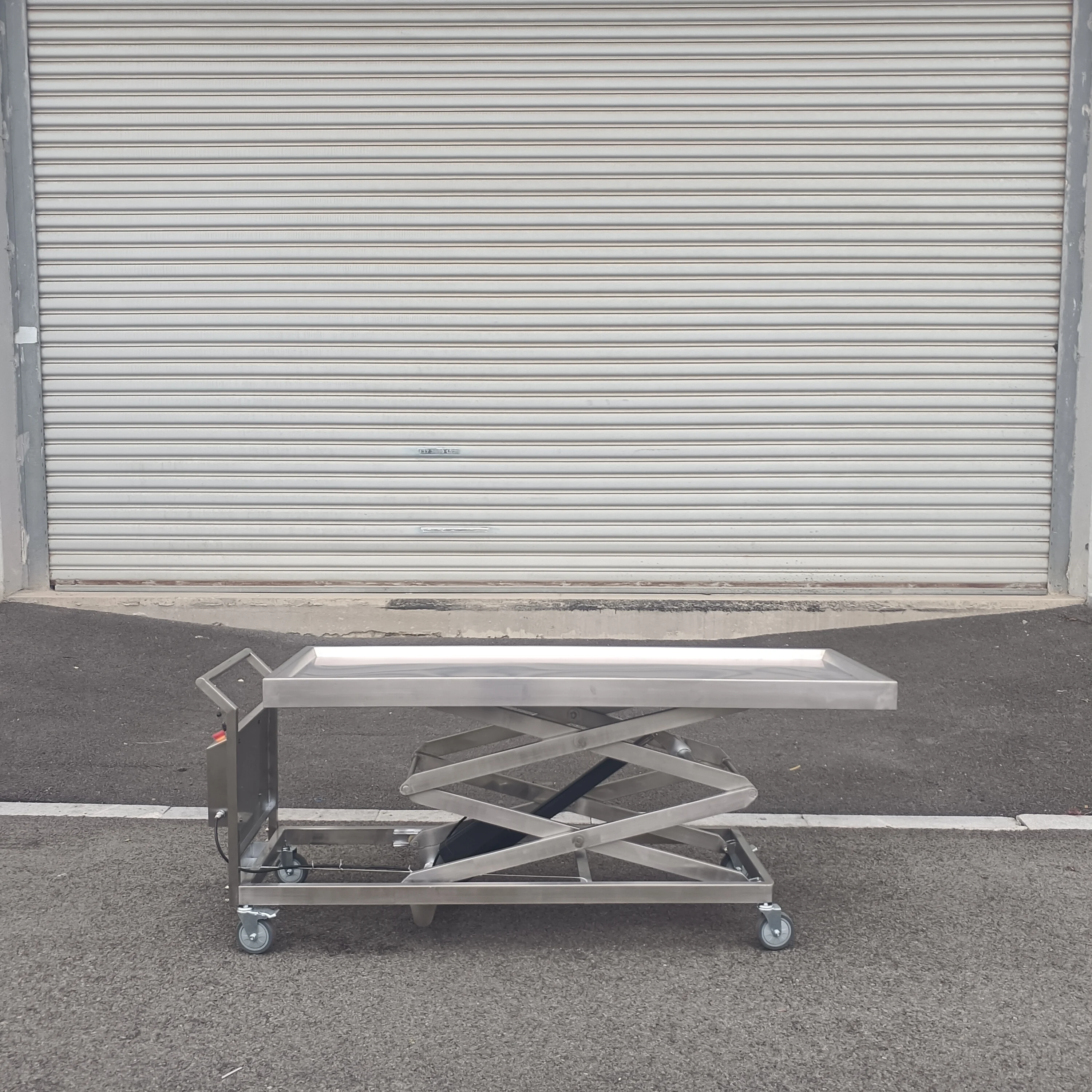 Ginee  Medical Electric hydraulic single scissor lift with tray 304 stainless steel corpse trolley for  Funeral use