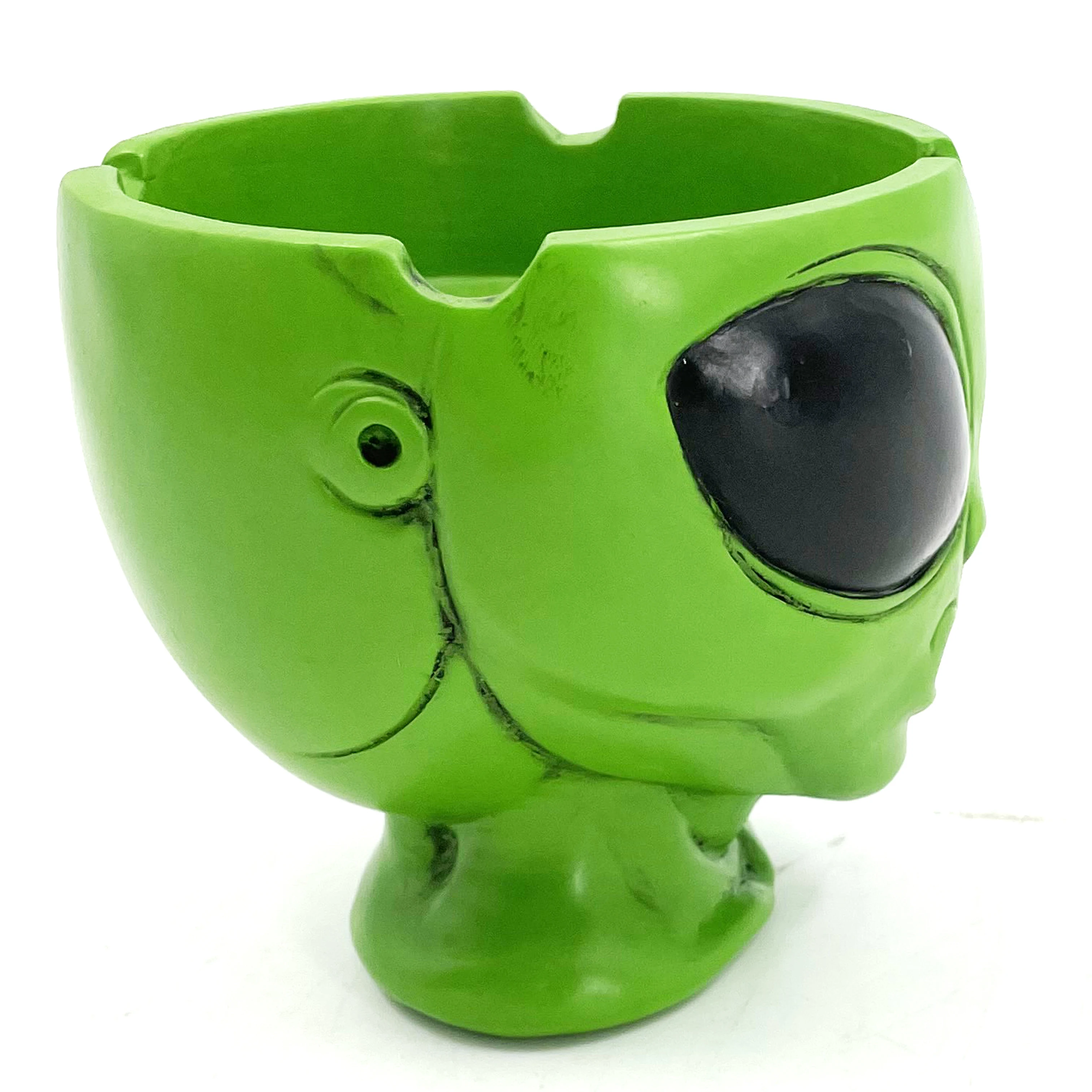 Ready to ship custom logo polyresin shaped resin alien ashtray smoking alien ashtray accessories home decoration