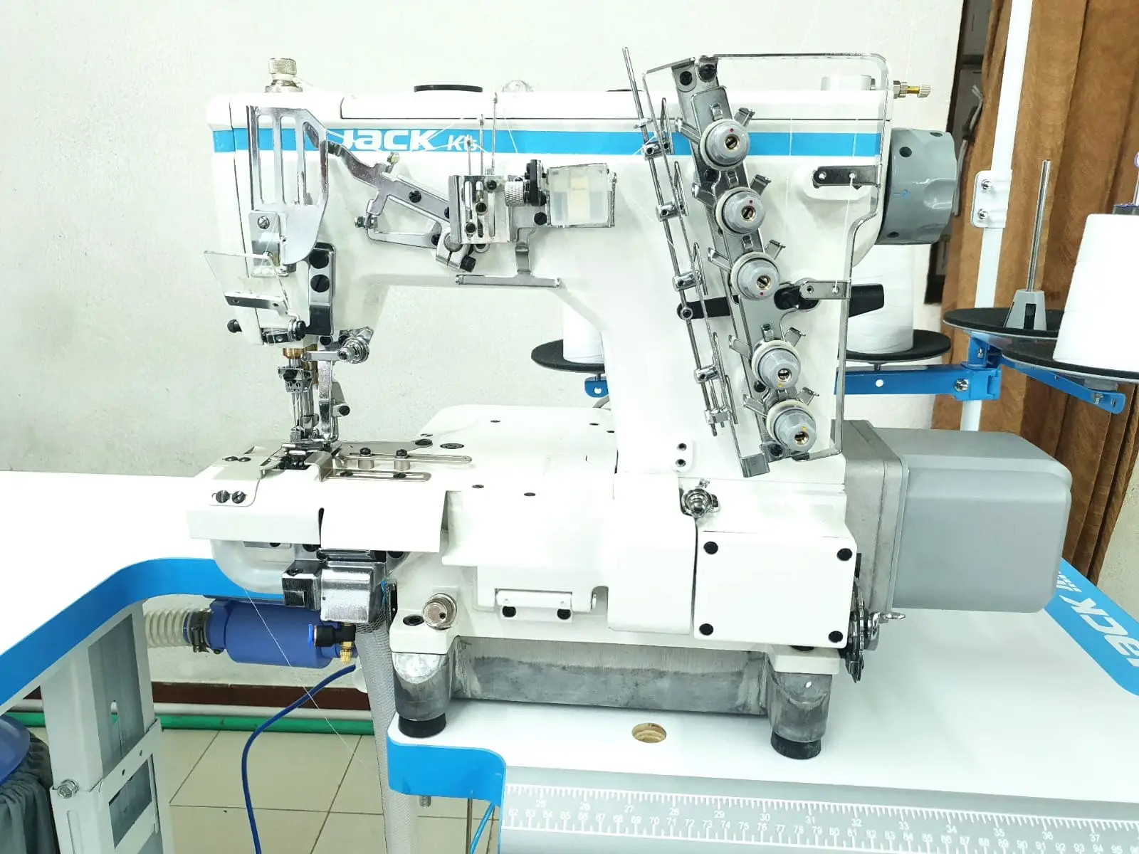 Full automatic Brand new JACK JK-K6-U Power Saving Cylinder-bed Interlock Machine