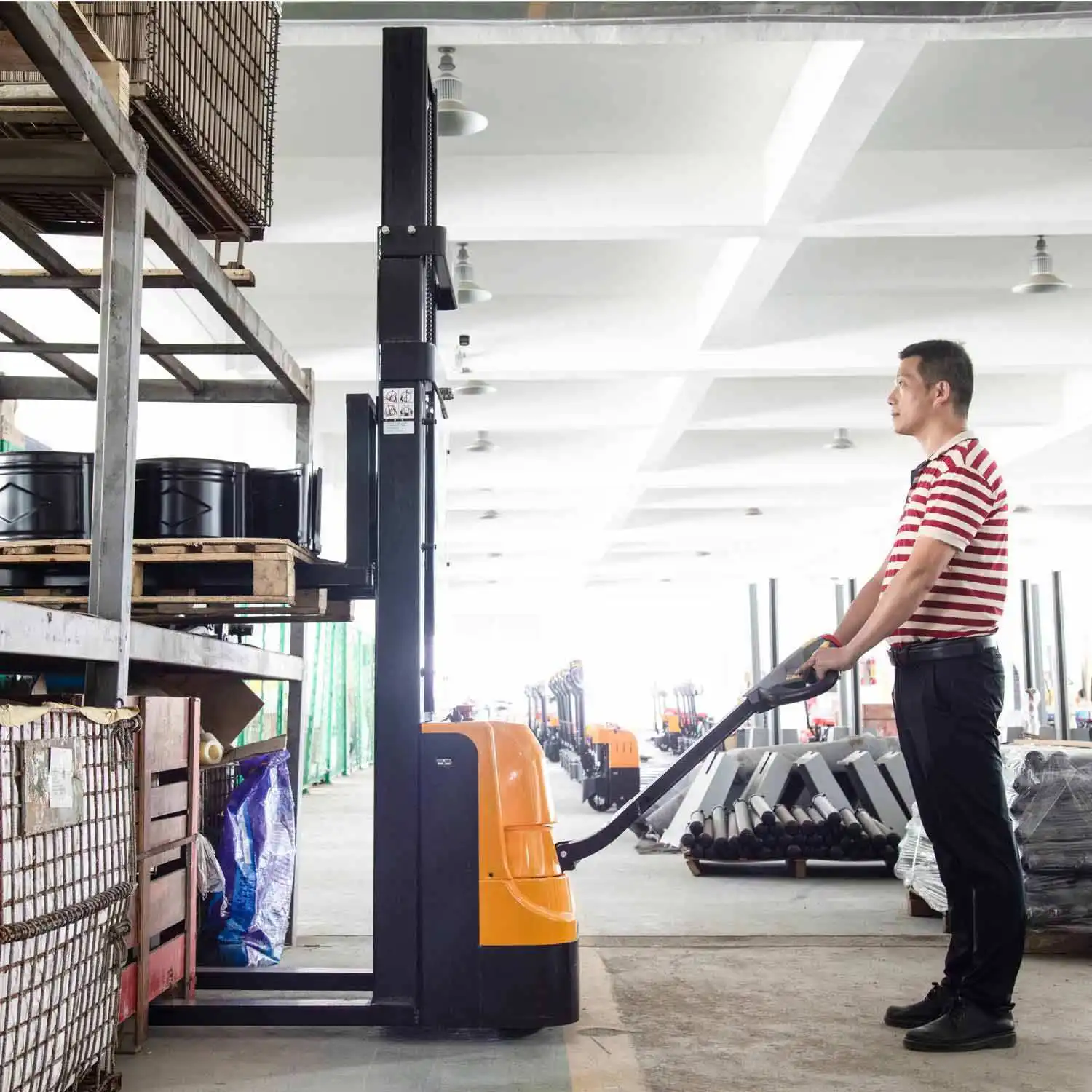 1Ton Mechanical Stacker Electric Forklift Truck Electric Stacker Warehouse Stacker Crane