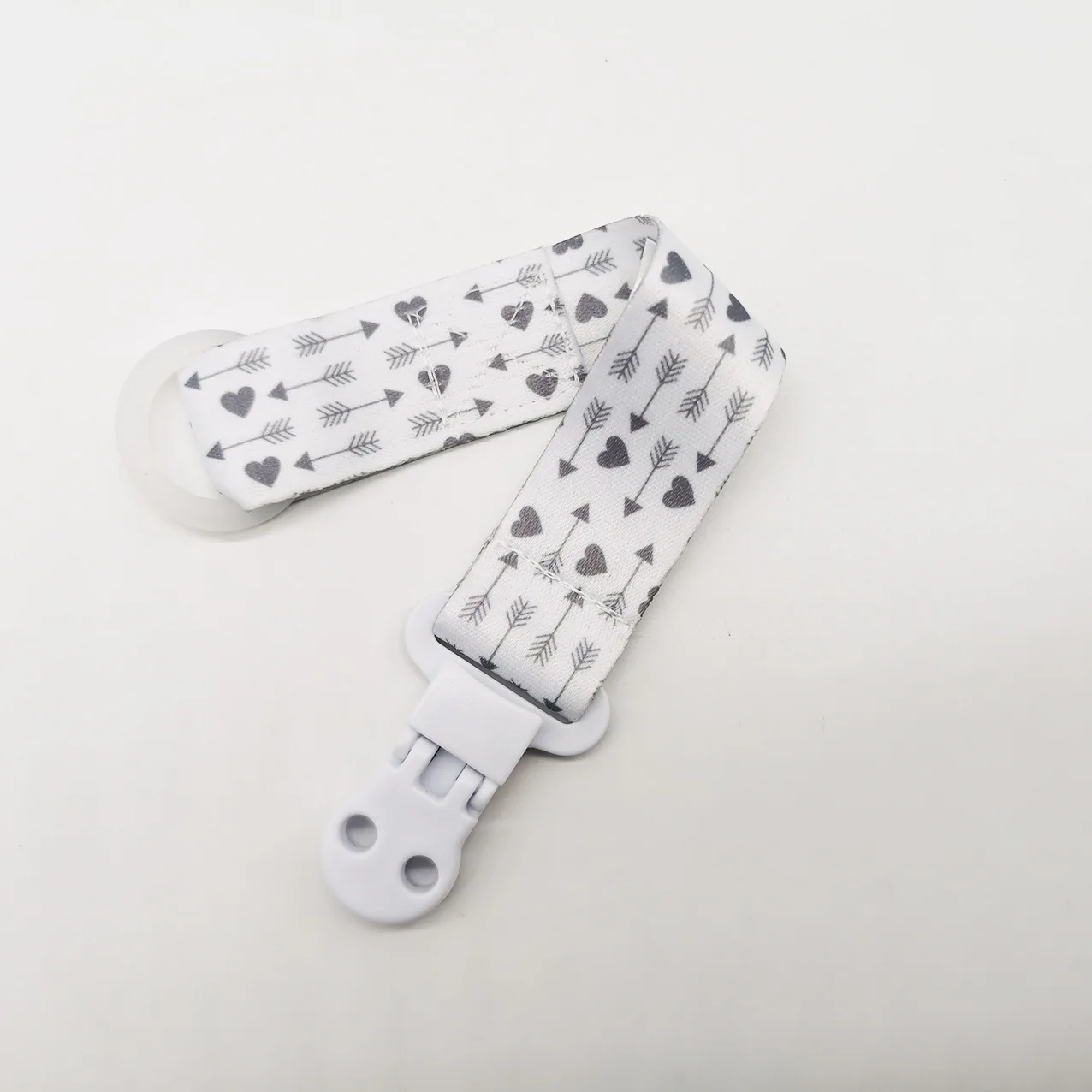 New Products LFGB Approved BPA Free Wholesale Dummy Pacifier Holder Silicone Ring Baby Pacifier Clip