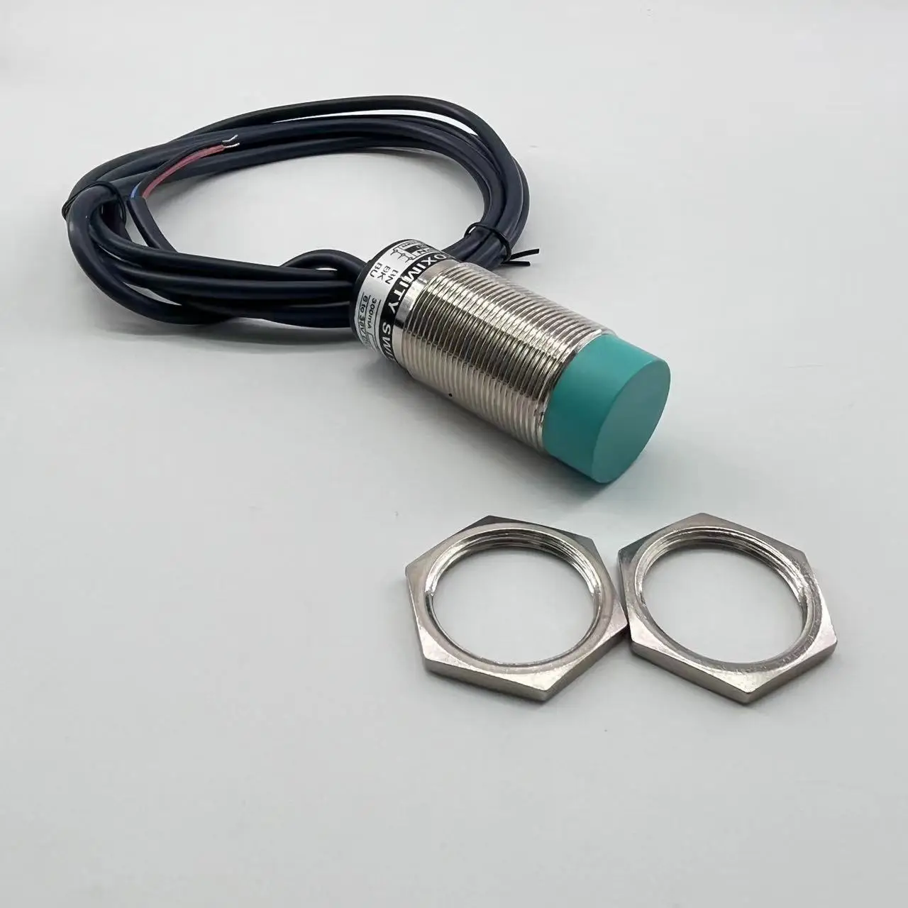 Cheap Diameter 30mm Detection Distance 15mm 3-Wire Normally Open Inductive Proximity Sensor