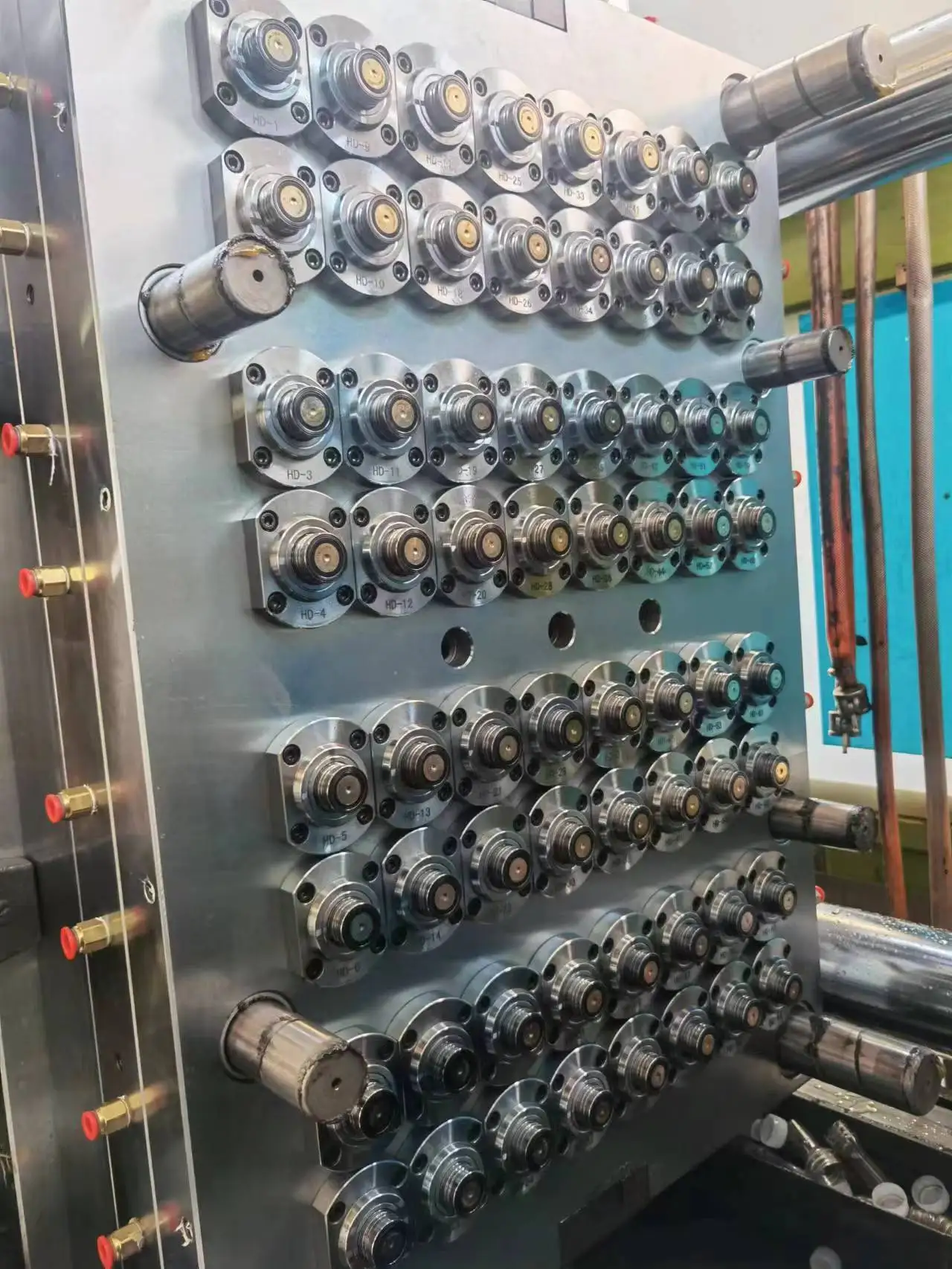 6 to 72 cavity injection plastic cap mould mold