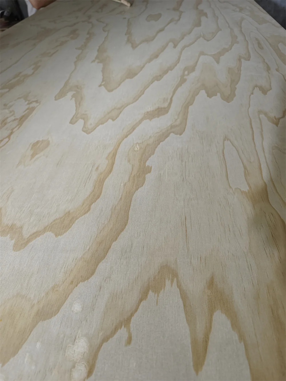 CDX Radiata Pine BB/CC Plywood Solid Poplar Core E1 Formaldehyde Emission Standards Wood Materials for Pine Ply Board
