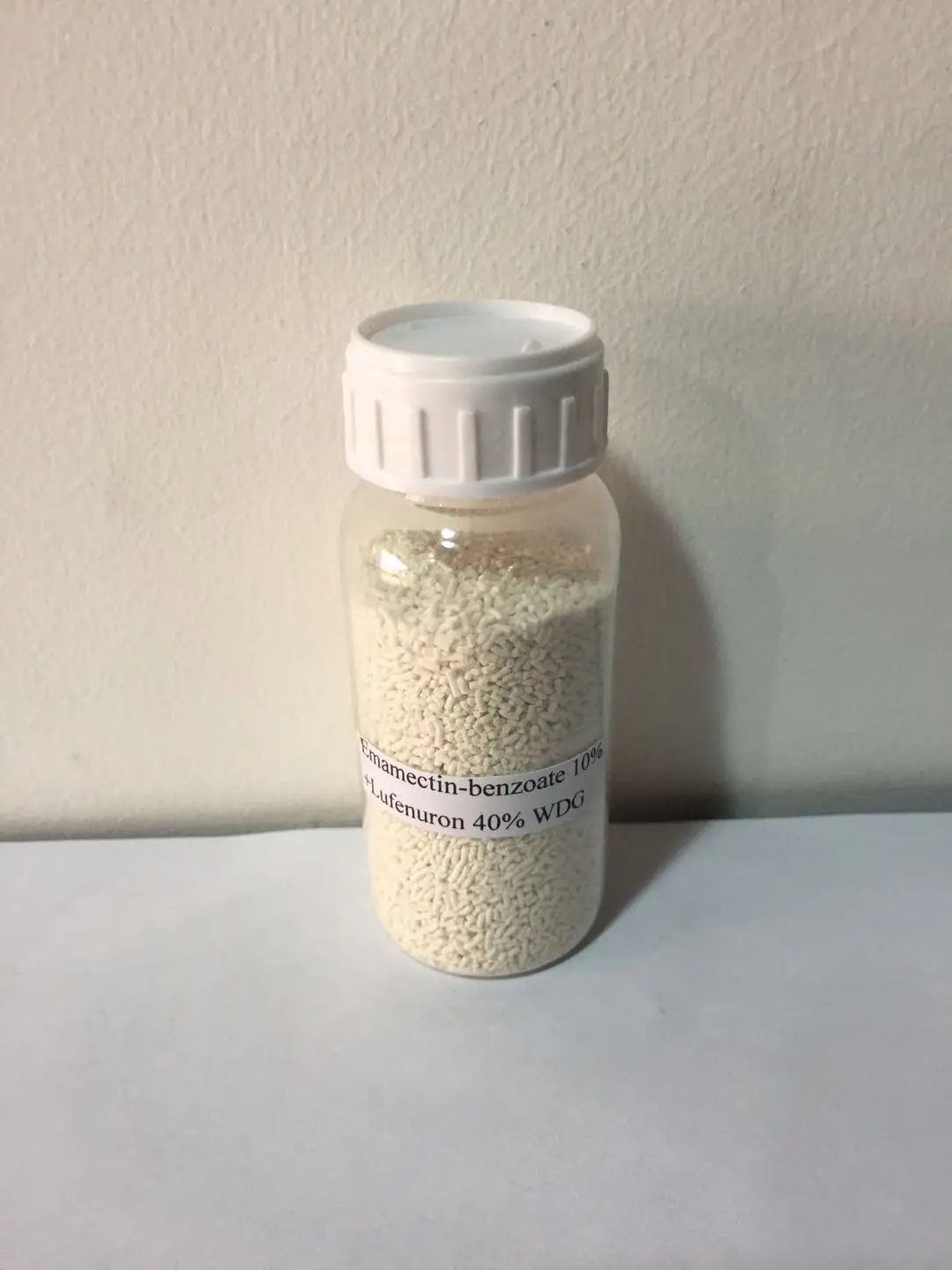
factory supply emamectin benzoate 70% cas 155569-91-8 with best price 