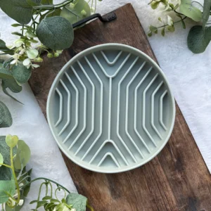 ZMaker Slow Feeder Dog Bowl with Suction Cups Rounded Puzzle Silicone Dog Feeding Bowls Non-Slip Design Dog Slow Feeder Bowl