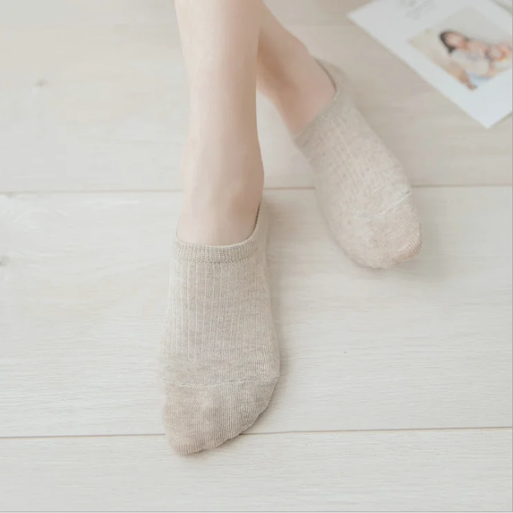 Summer Anti-slip cotton no show ankle socks for women