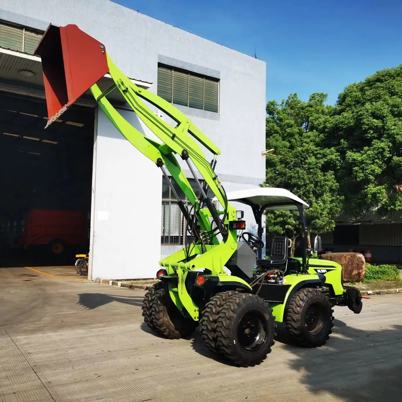 Cheap Price 4x4 Transport 4 Wheel Mini Tractor Equipment Cargo Truck Drive Small Mini Farm Agricultural Tractor