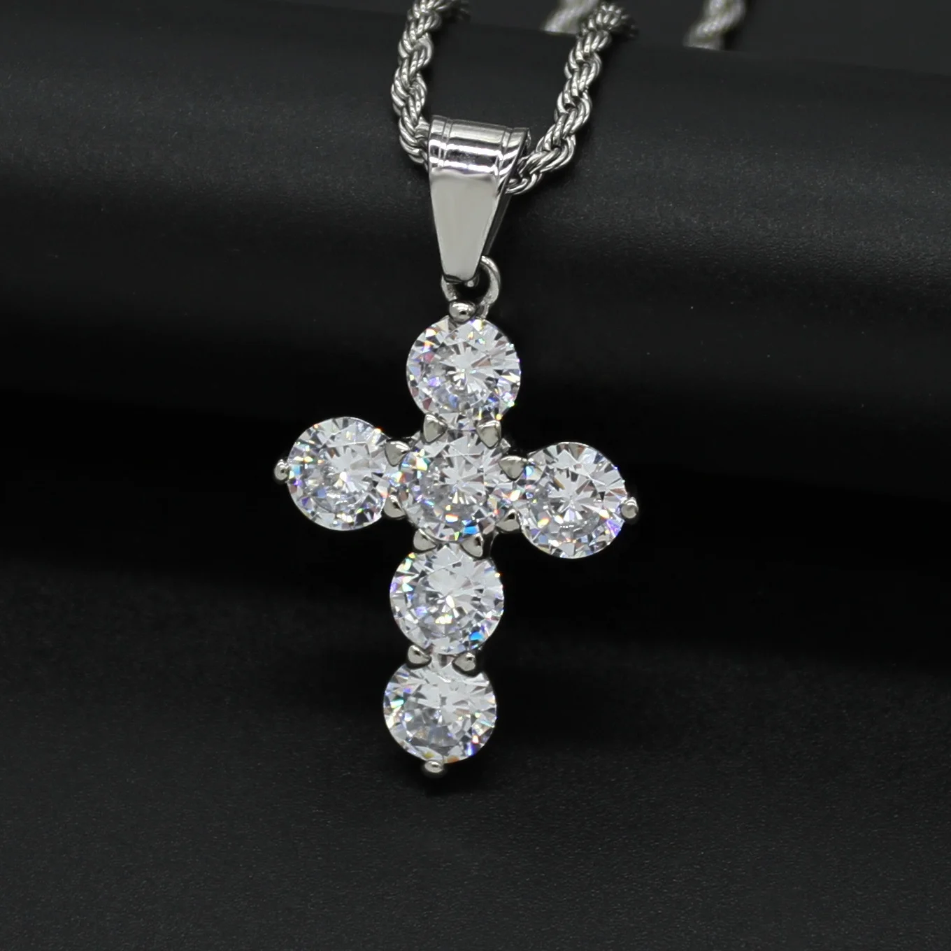 Non Tarnish Titanium Steel Bling Bling Big CZ Zircon Diamond Cross Pendant Necklace Jewelry for Women