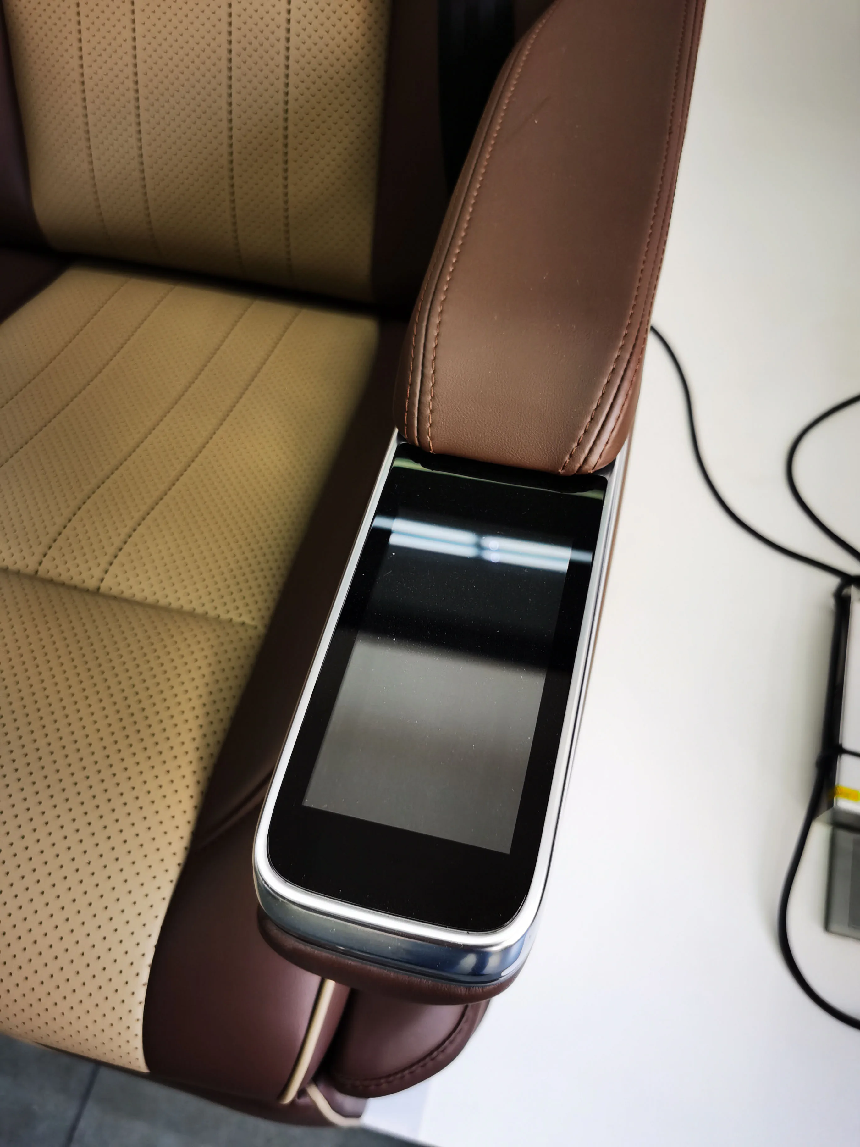 MINI BUS luxury VIP car  limousine seat for Alphard