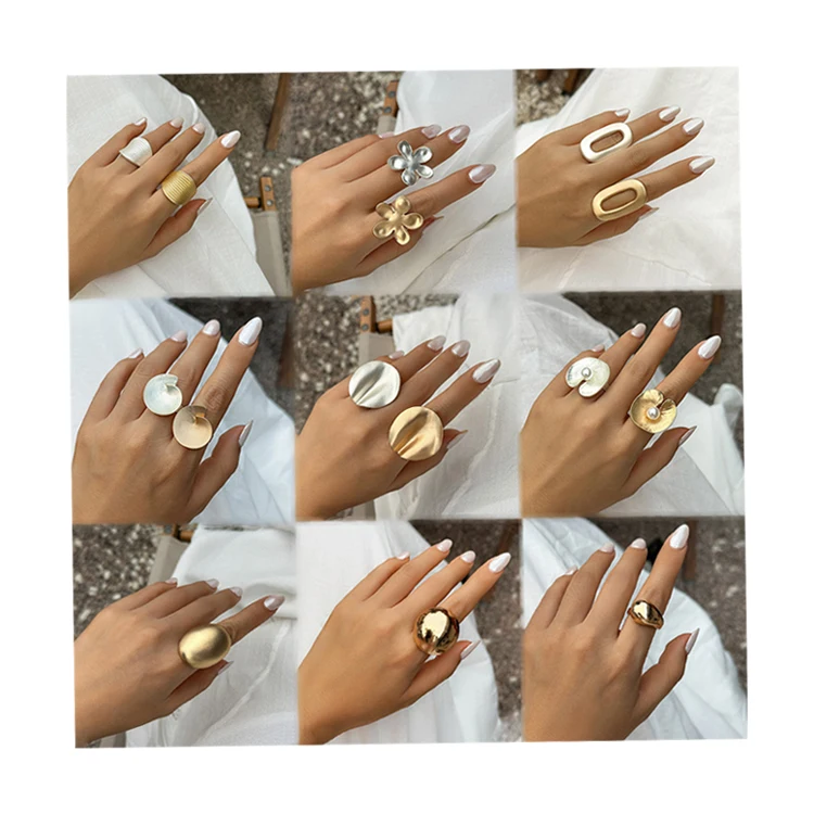 Преувеличенное французское Плиссированное металлическое кольцо из матового золота простое неровное нишевое цветочное