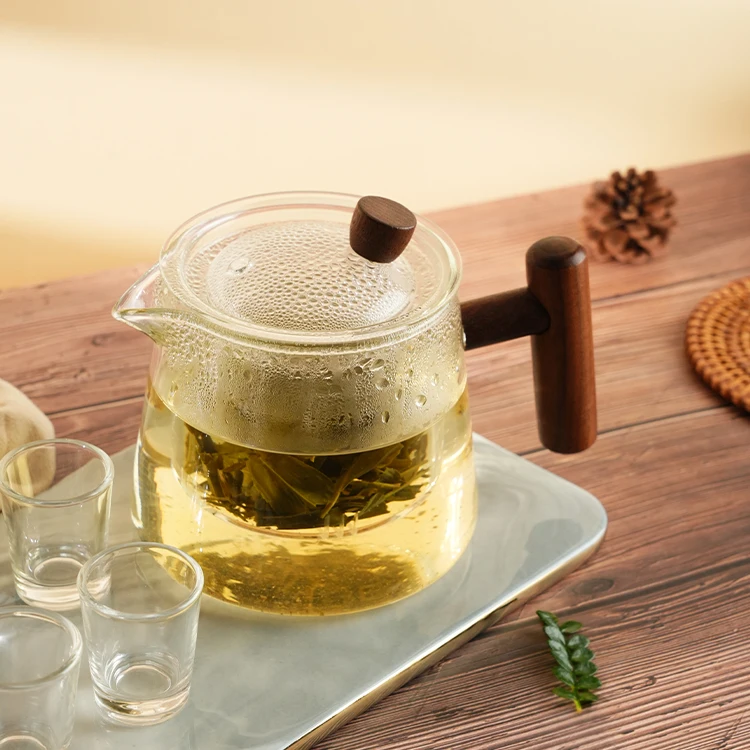 700ml High Borosilicate Glass Jug Wooden Handle Tea Strainer Jug Household Cold Kettle High Temperature Resistance