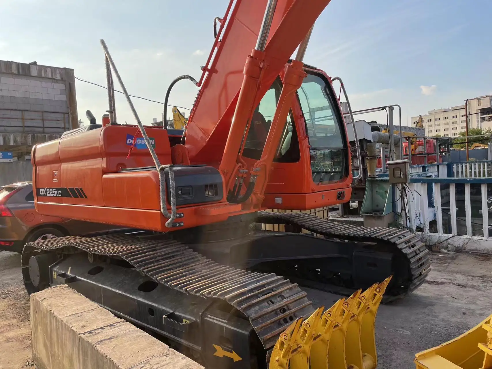 Оригинальный 25-тонный гидравлический гусеничный экскаватор Korea doosan dh225 dx225 для экскаватора 225 Перу
