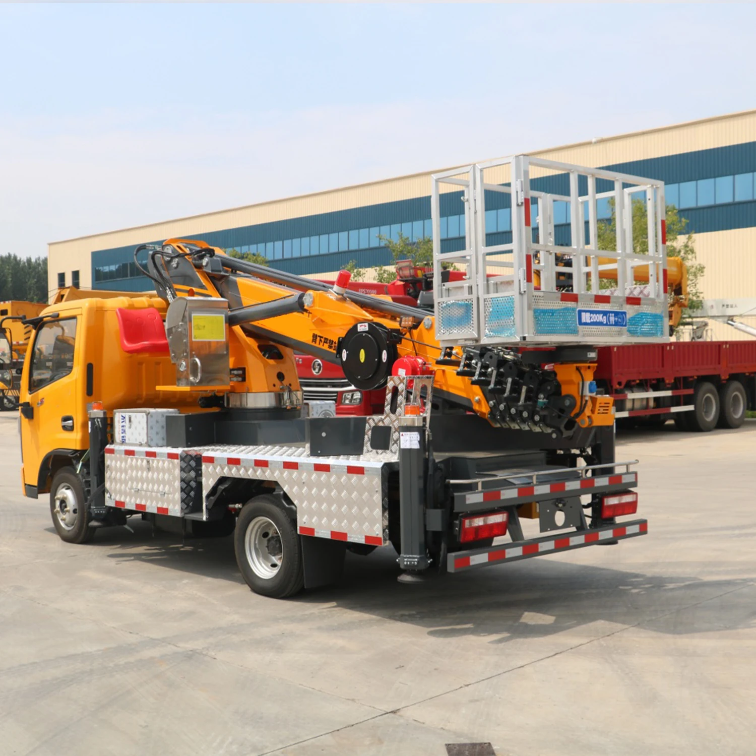 new aerial work platform boom lift aerial vehicle source factory direct supply bucket truck for sale