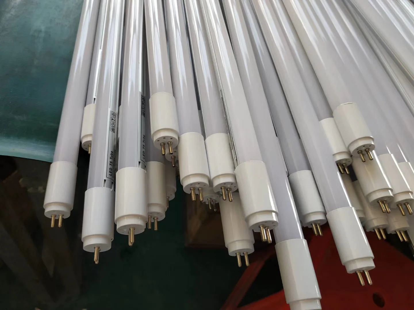 
Wholesale High Quality Lamps 2feet 3feet 4feet G5 Base 9w 12w 14w 18w 22w 24w Watt Glass Led Tube T5 Tube Light Lamp 