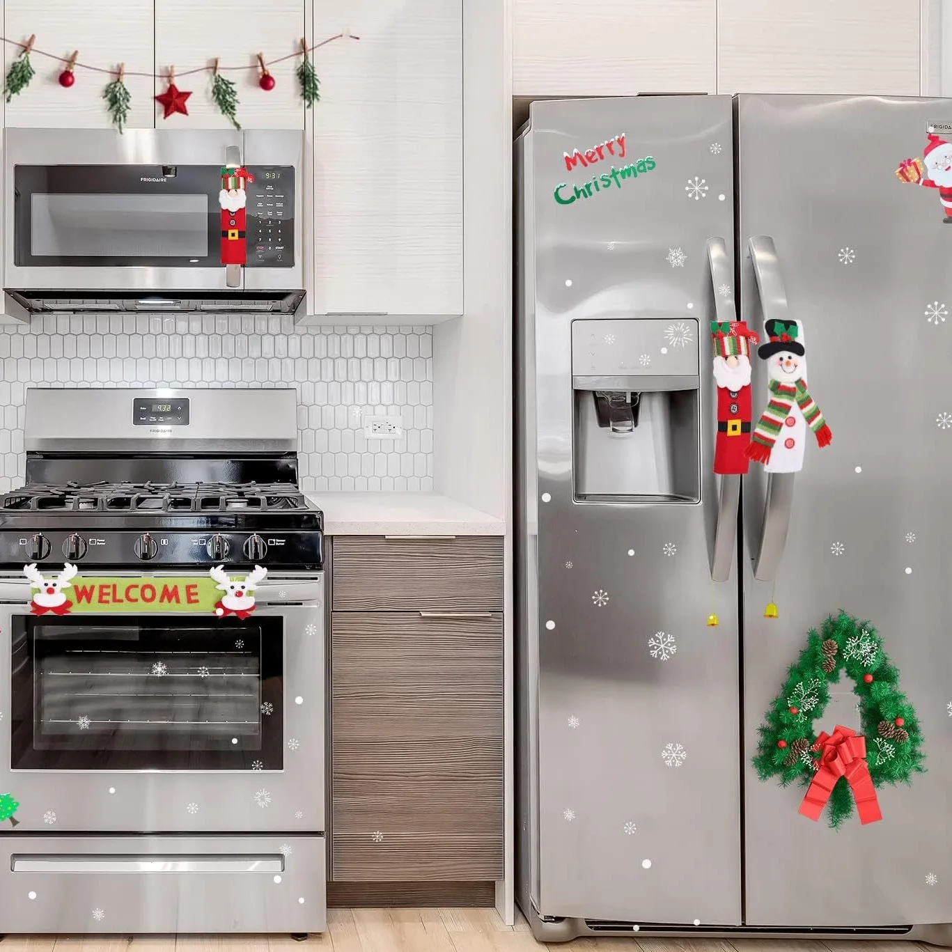 New Christmas Supplies European Microwave Gloves Cartoon Flannel Snowman Refrigerator Gloves Oven Protective Cover