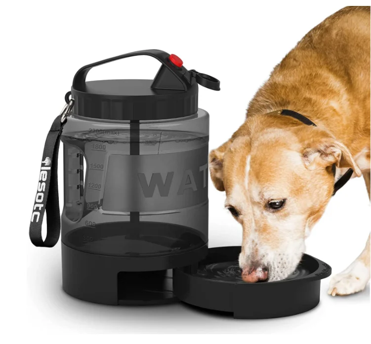 Wholesale Amazon Hot Selling high-capacity 2.2L Portable Dog Water Bottle Pet Water Bottle For Outdoor Use