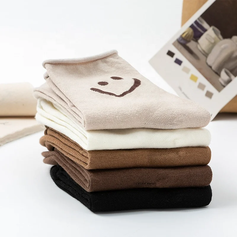 New Arrival Smile Face Women Middle Fashion Knit Cotton Socks For Ladies