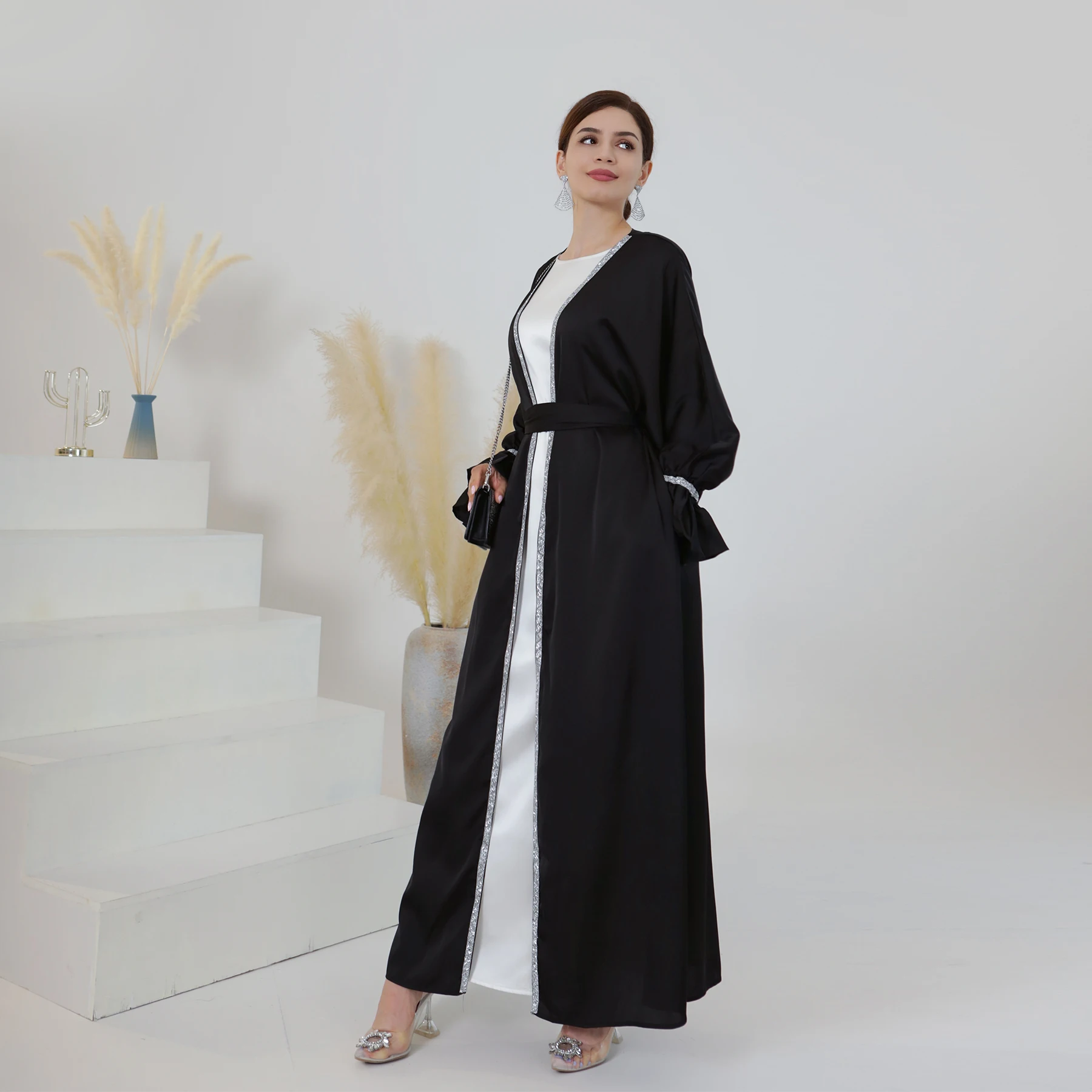 Loriya 2023 Ramadan New Design Islamic Clothing Satin Diamond Dubai Abaya Women Muslim Dress Modest Abaya Cardigan Wholesale