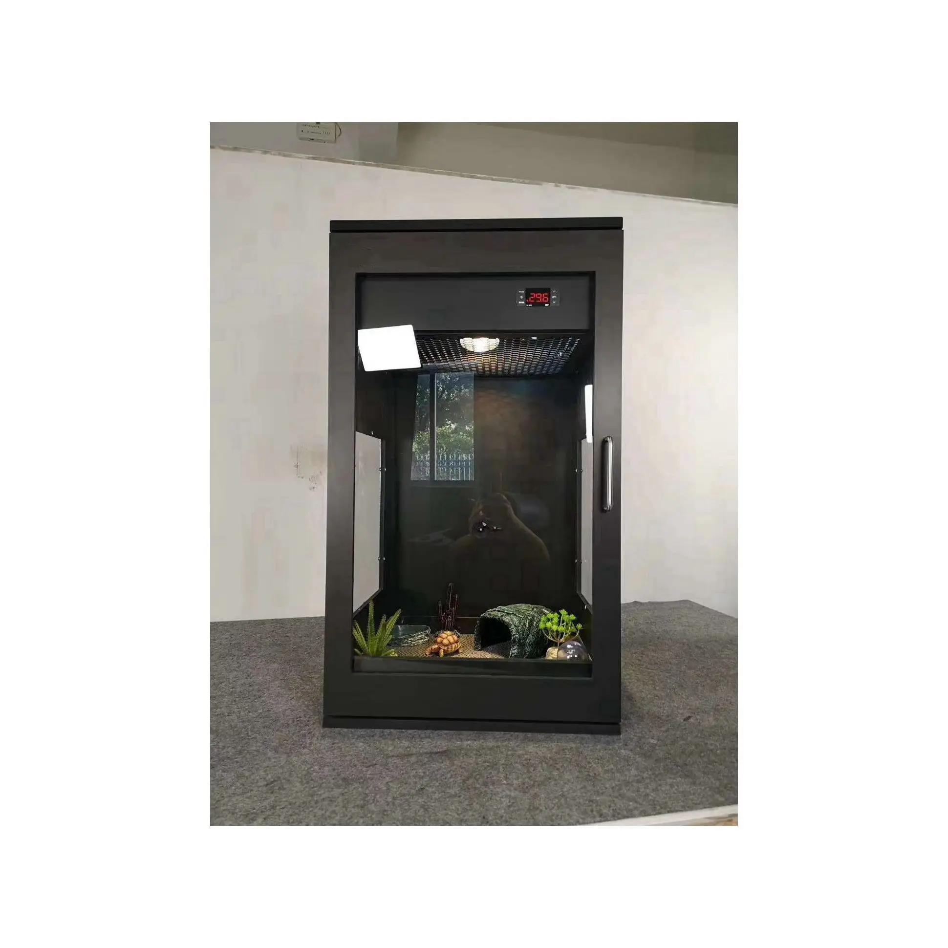Factory price  Fashionable intelligent crawler terrarium 55*55*100CM crawler box Vertical Smart Reptile cage