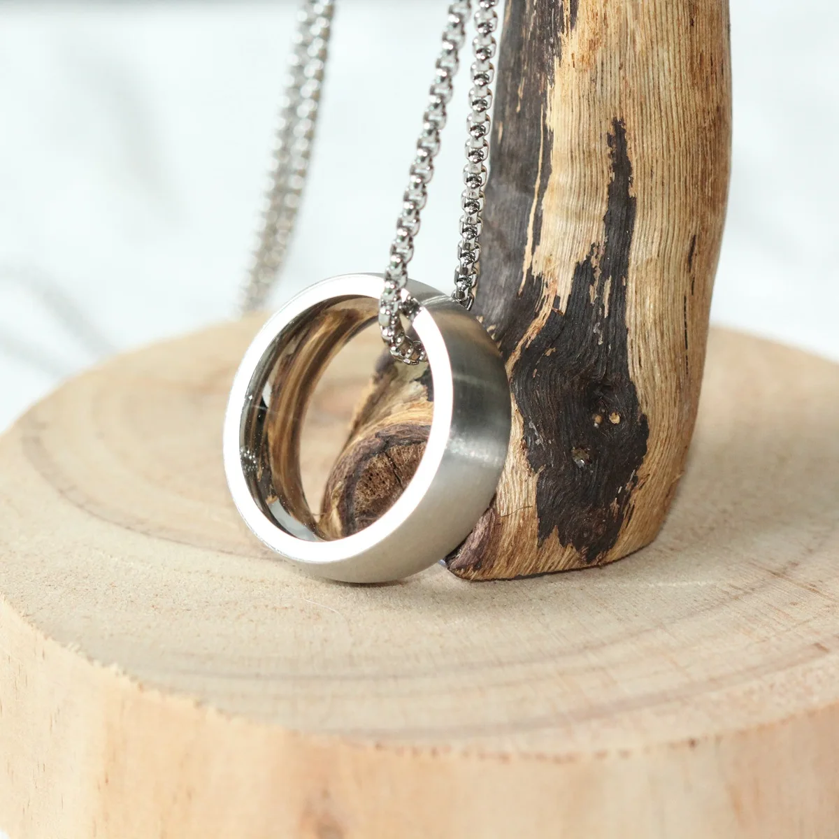 Fashionable Man Necessary Jewelry Accessories Prime Simple Ring Pendant Necklace Black Gun Plated Rings Pearl Chain Wholesale