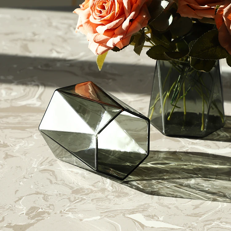 Unique Transparent Black Flower Glass Vase Hand Blown Borosilicate Glass Vase Custom Table Vase For Home Decor