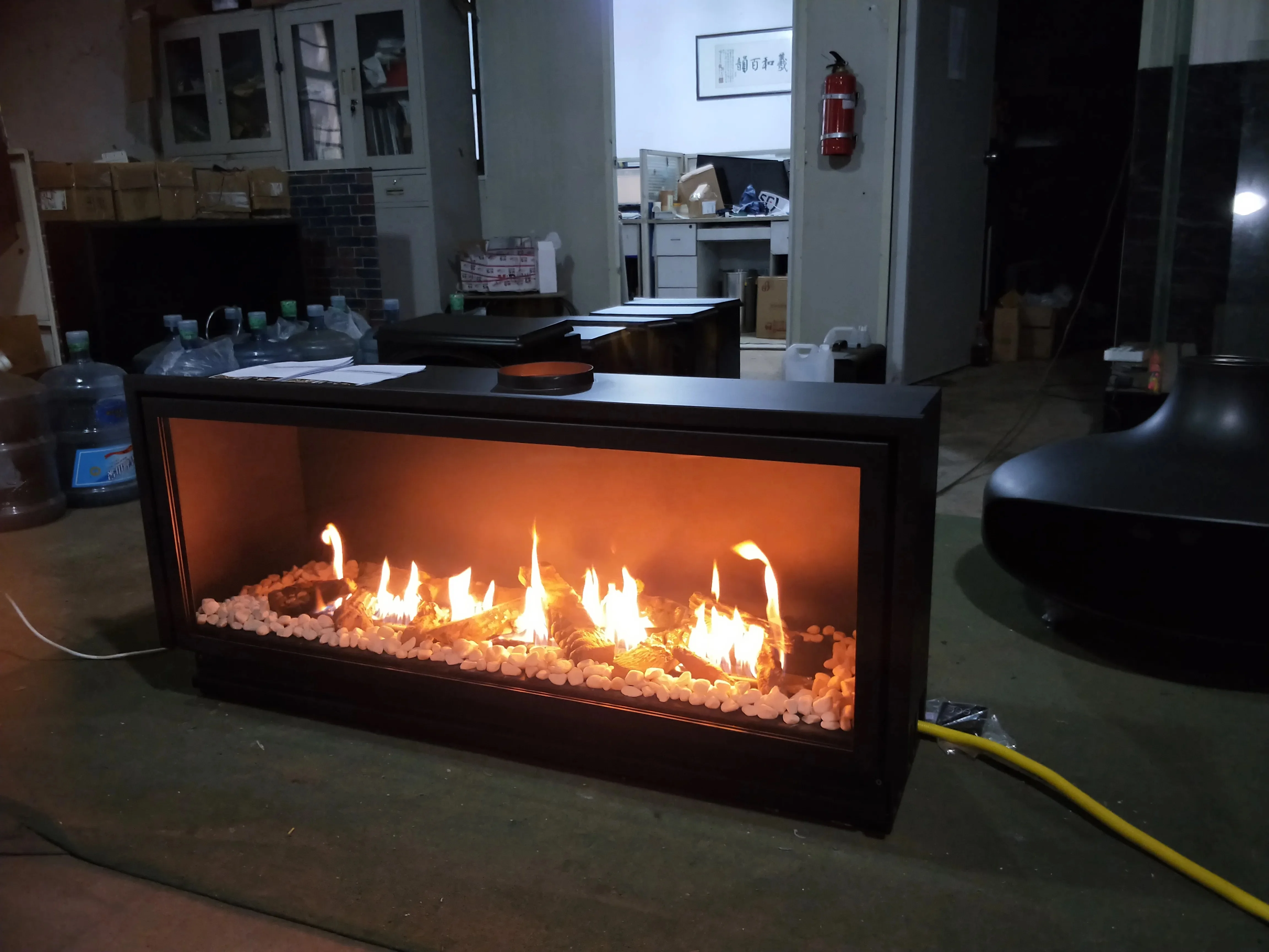 Propane Gas Natural Gas One Side Direct Vented Real Fire Fireplace in the House