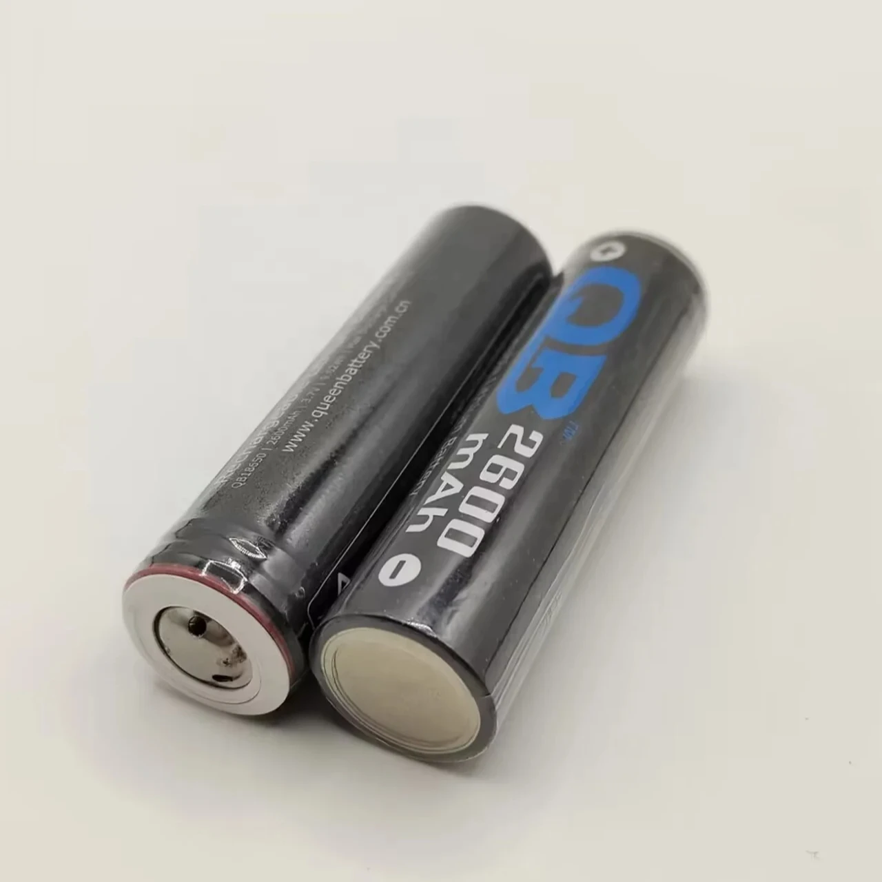 QB18650 2600mAh 7A 3.6V 3.7V 4.2V QB 18650 Queenbattery Li-ion Rechargeable Flashlight Torch Battery Cell with Button Top (w/BT)