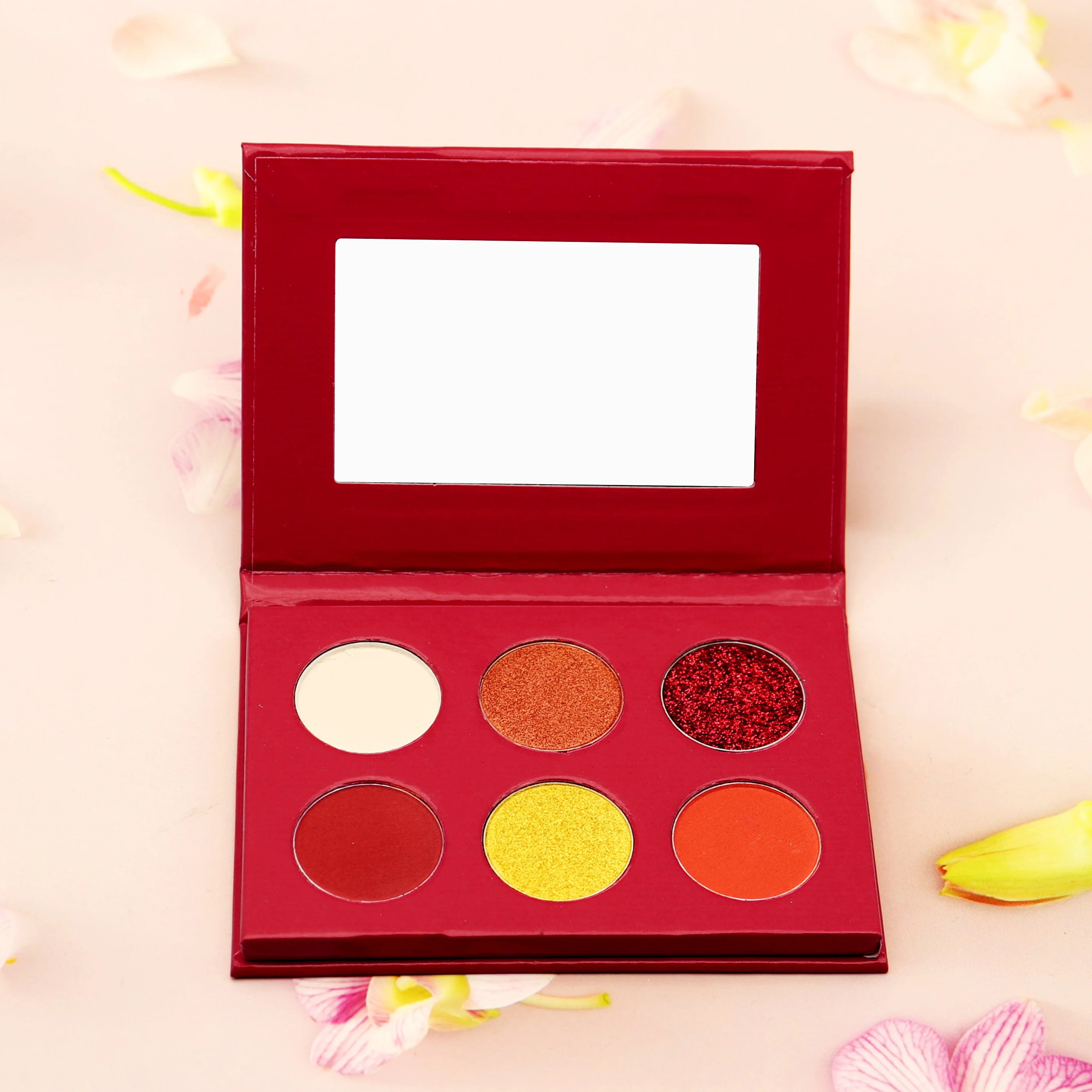 Wholesale Customizable High-Pigment Eyeshadow Palette Dry Eye Shimmer Effect Waterproof Matte Finish Custom Glitter Powder