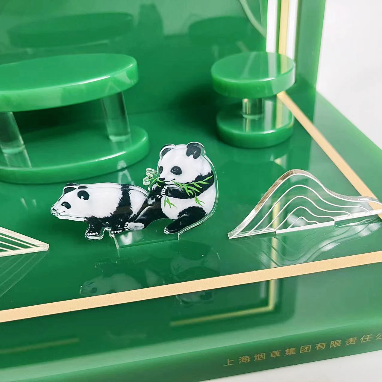 High Quality Acrylic Display Stand Removable Base Acrylic Display For Cigarette