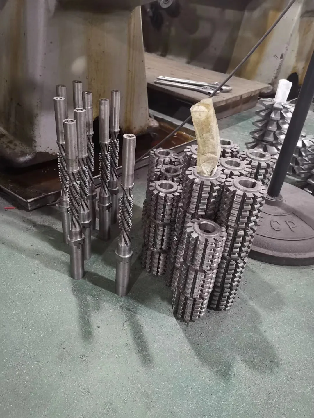 Carbide alloy gear cutting hob Modulus 2