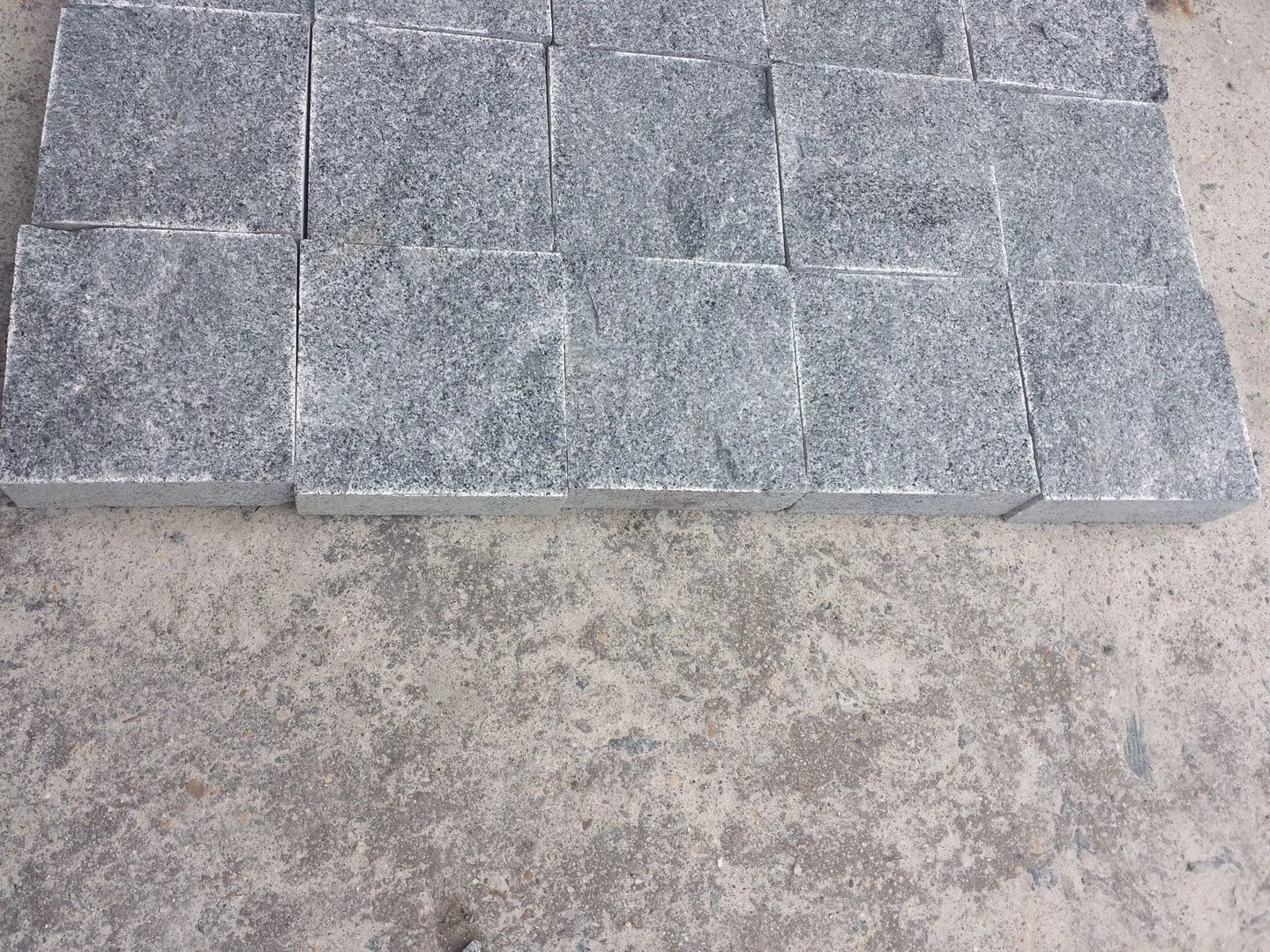 Natural G654 Grey Granite Cobblestone