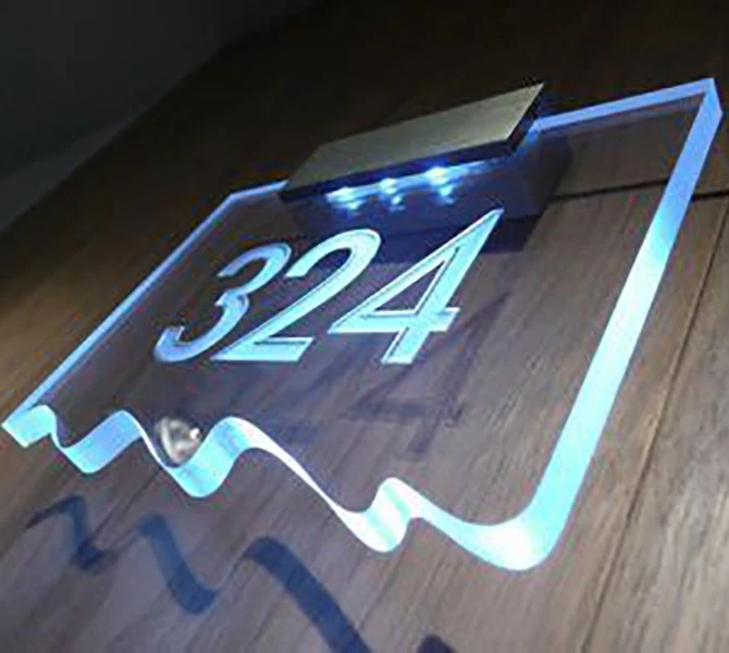 Customized various acrylic sign board at low price factory supply