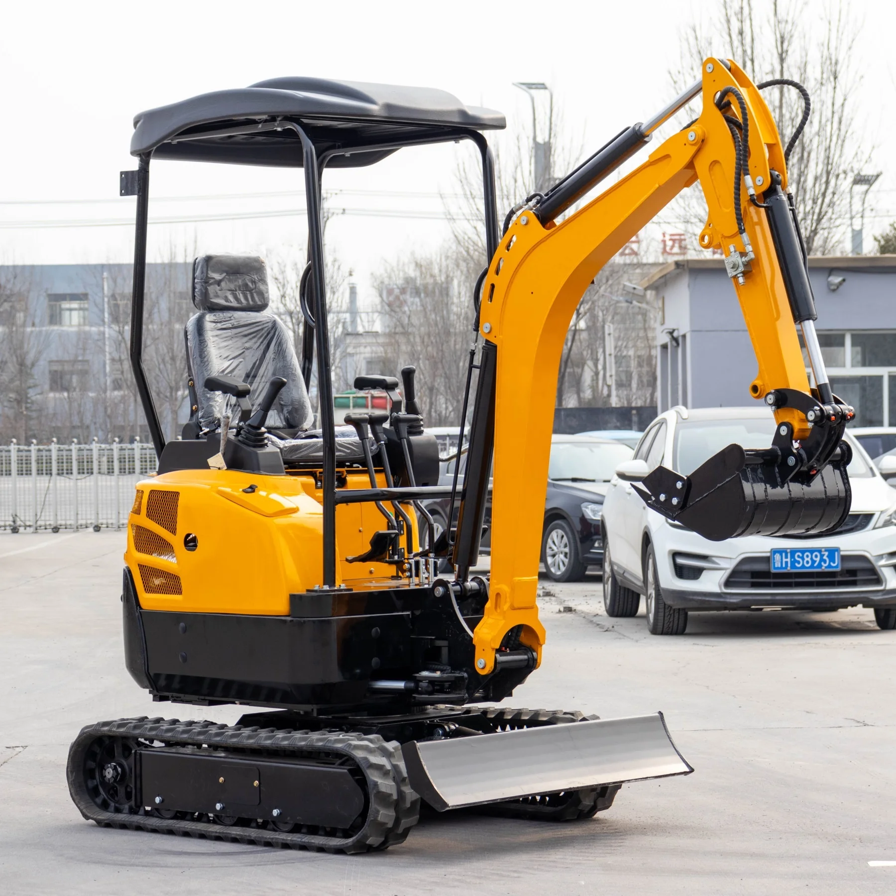 Мини-гусеничный экскаватор Euro 5 EPA CE