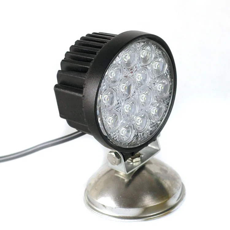 
2020 hot sell 4.5inch 6000K Round LED Work Light 42W 12v 24v spot flood Beam for truck SUVs 4x4 ATVs Offroad Car auto lights 