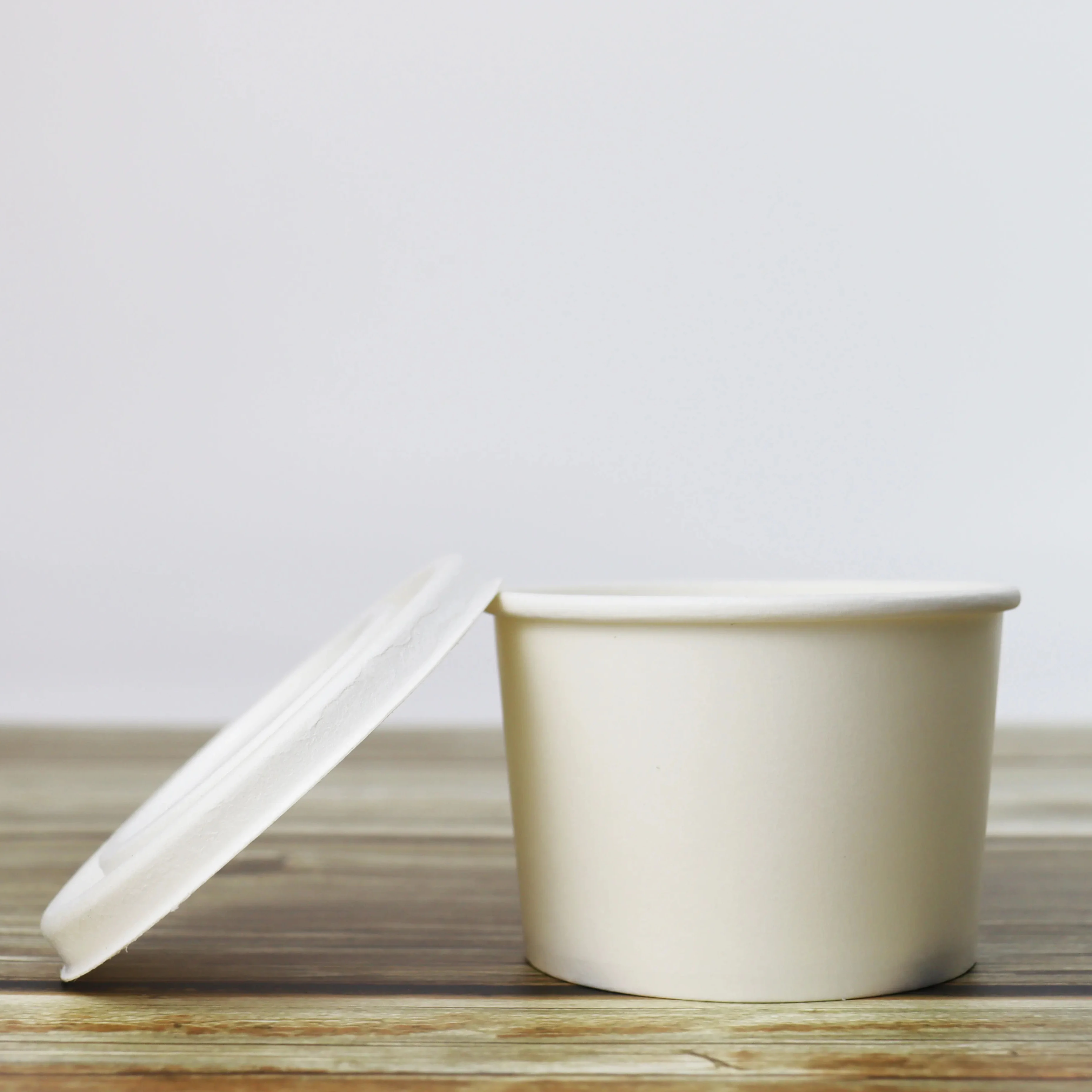 Recyclable custom logo printed brown kraft meal prep food packing bowls restaurant take away paper soup bowl with lid