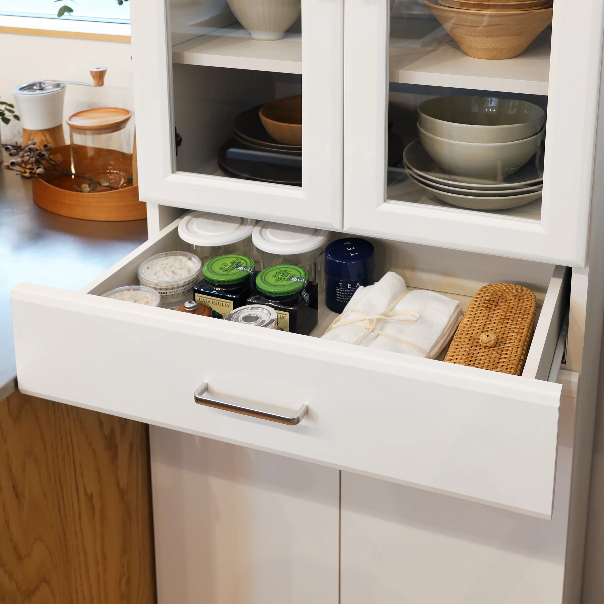 Modern Japanese Style Furniture Ready to Assemble Wooden Kitchen Cabinets for Home Storage