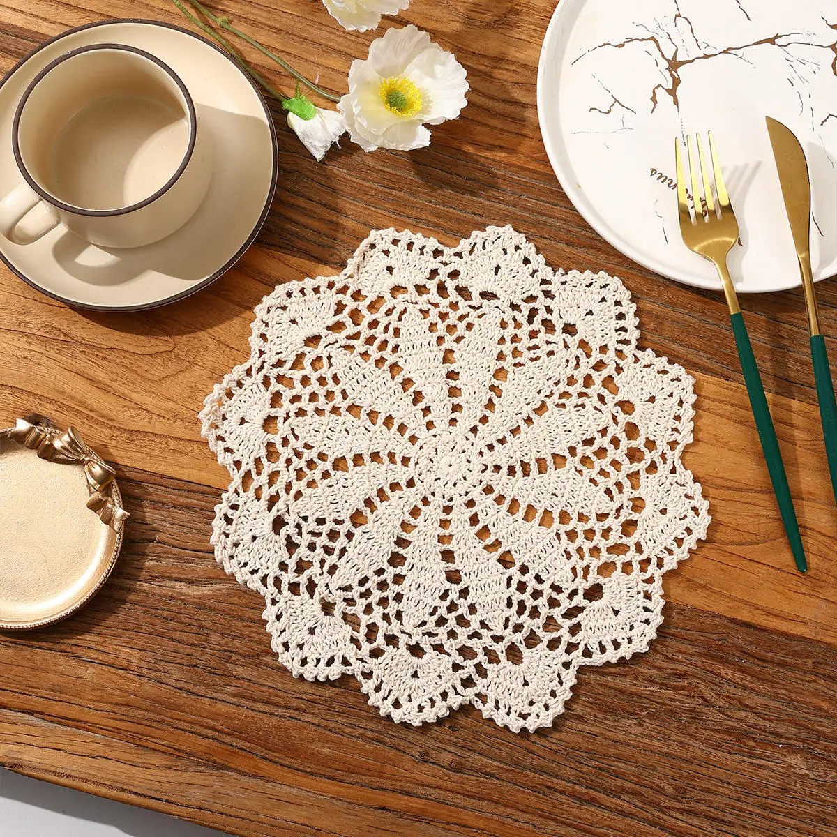 Handmade Knitted Coaster Hook Flower Hollow Circular Decorative Mat Plate Insulated Dining Table Mat
