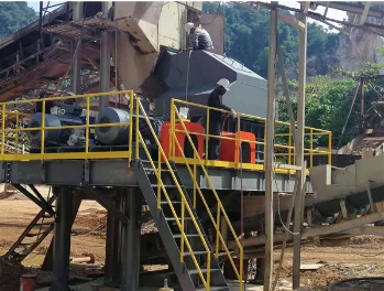 Tianhe Double Roller Crusher for middle-sized materials soft and medium hard rock, fertilizers or salt sinter