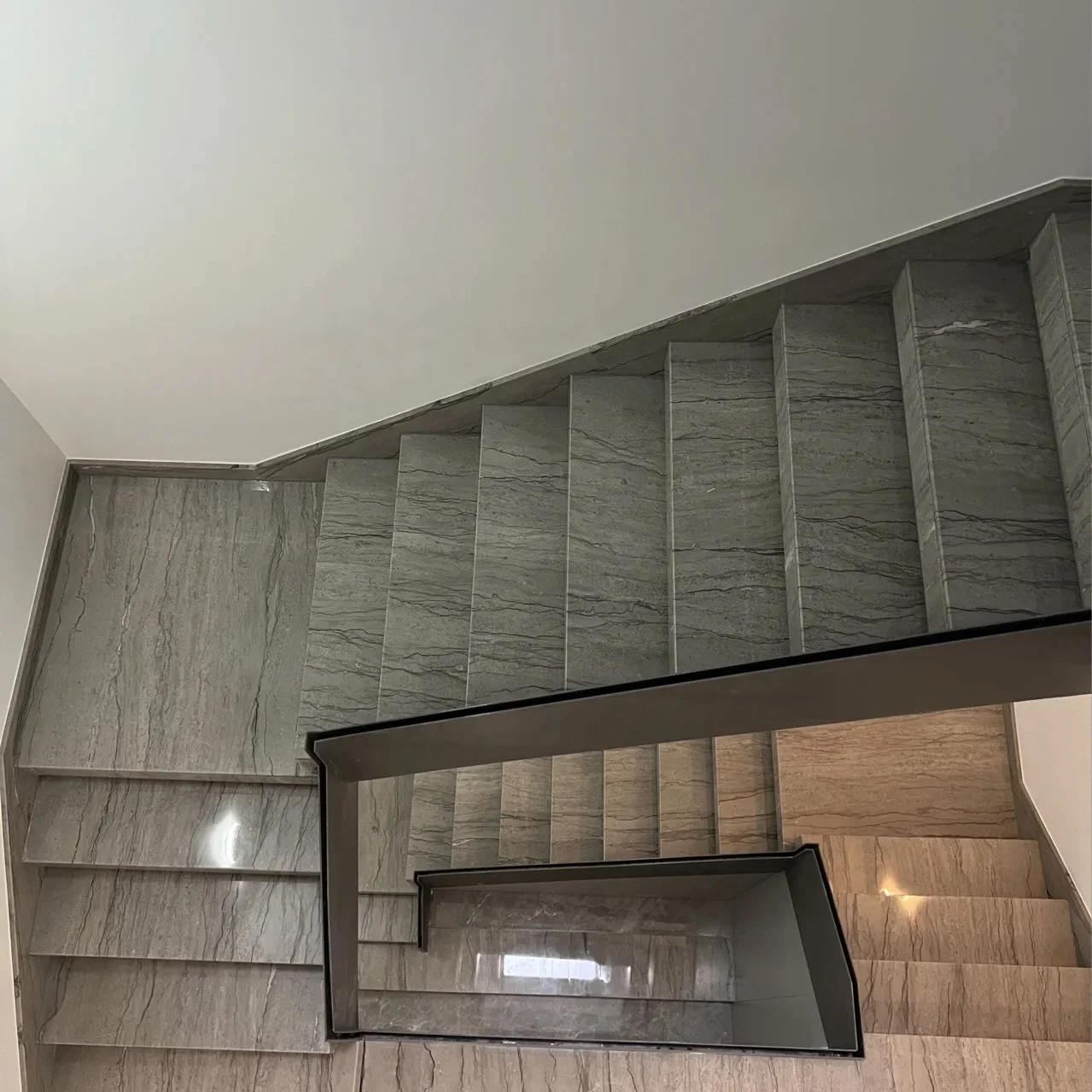 Manufacture  Double Layer Carbon Steel Railing Glass Guardrail Striped Natural Marble Staircase Step Steel Plate Staircase