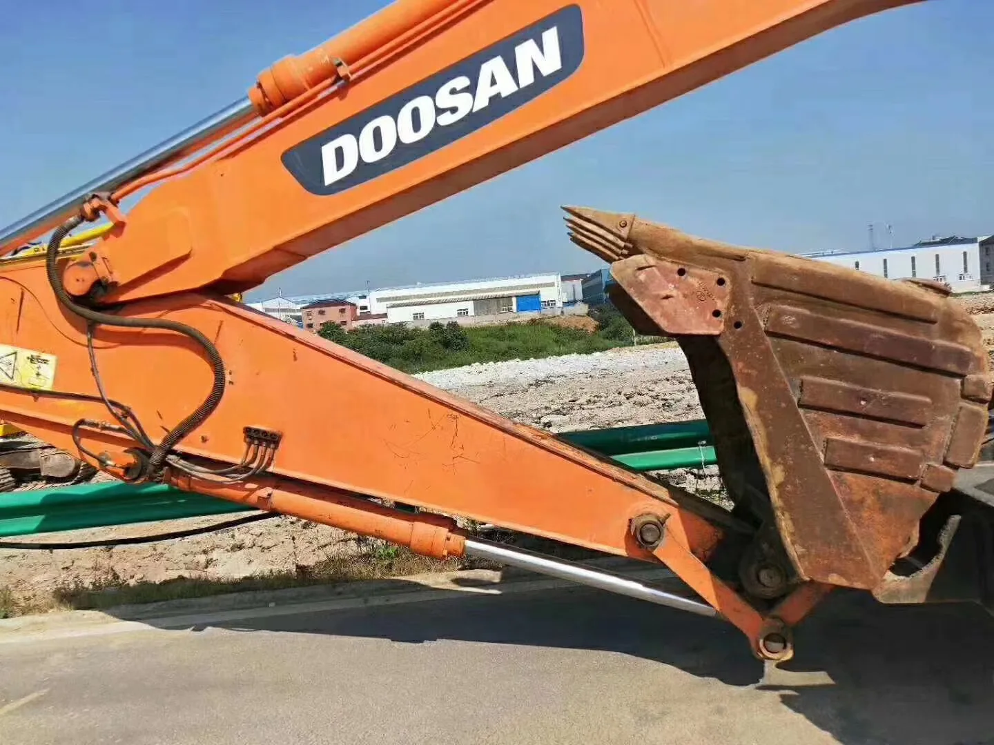 used second hand DOOSAN DX210w-7 Crawler hydraulic excavator digger japan original 21 tons low price