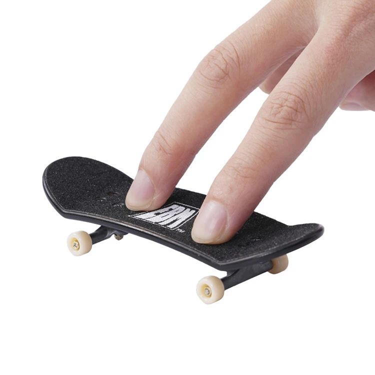 Professional Toy 32mm Plastic Finger Skateboard with Custom Logo