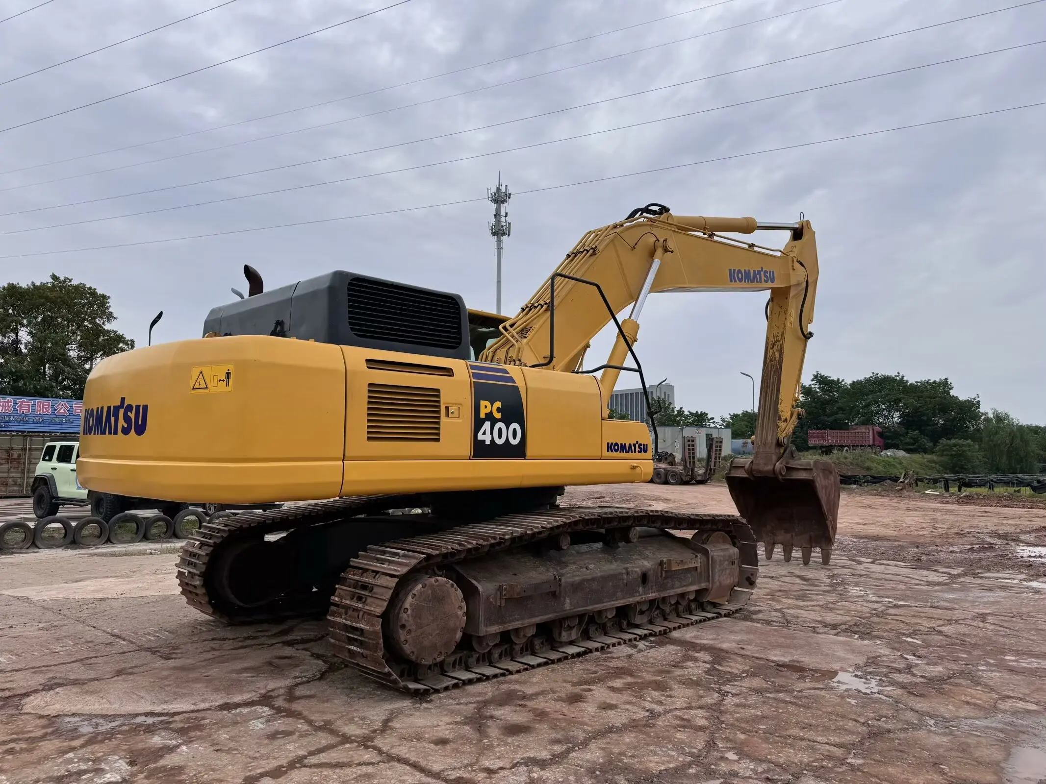 Строительная техника используется Komatsu PC400 гусеничный экскаватор для продажи