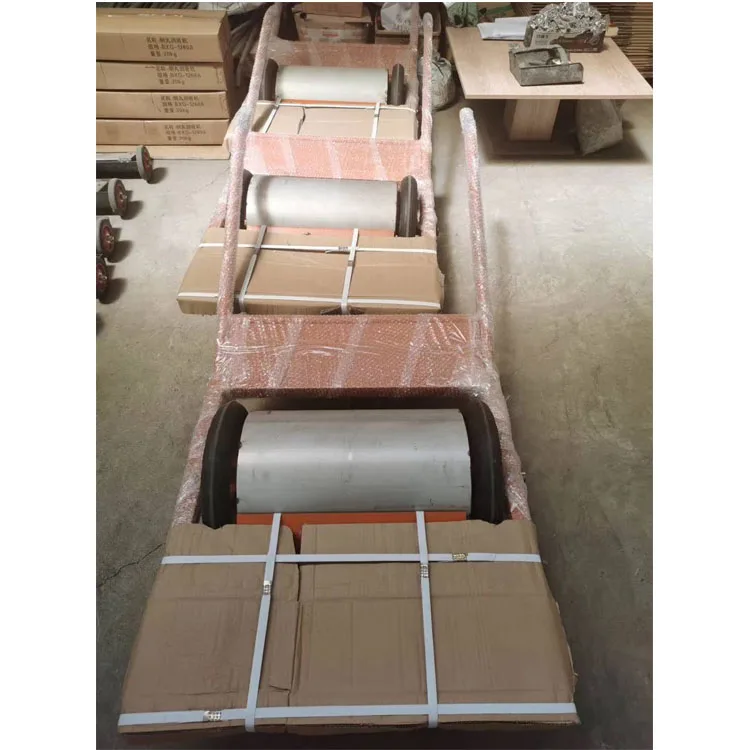 Машина для переработки стальных выстрелов собирает рассеянные стальные выстрелы