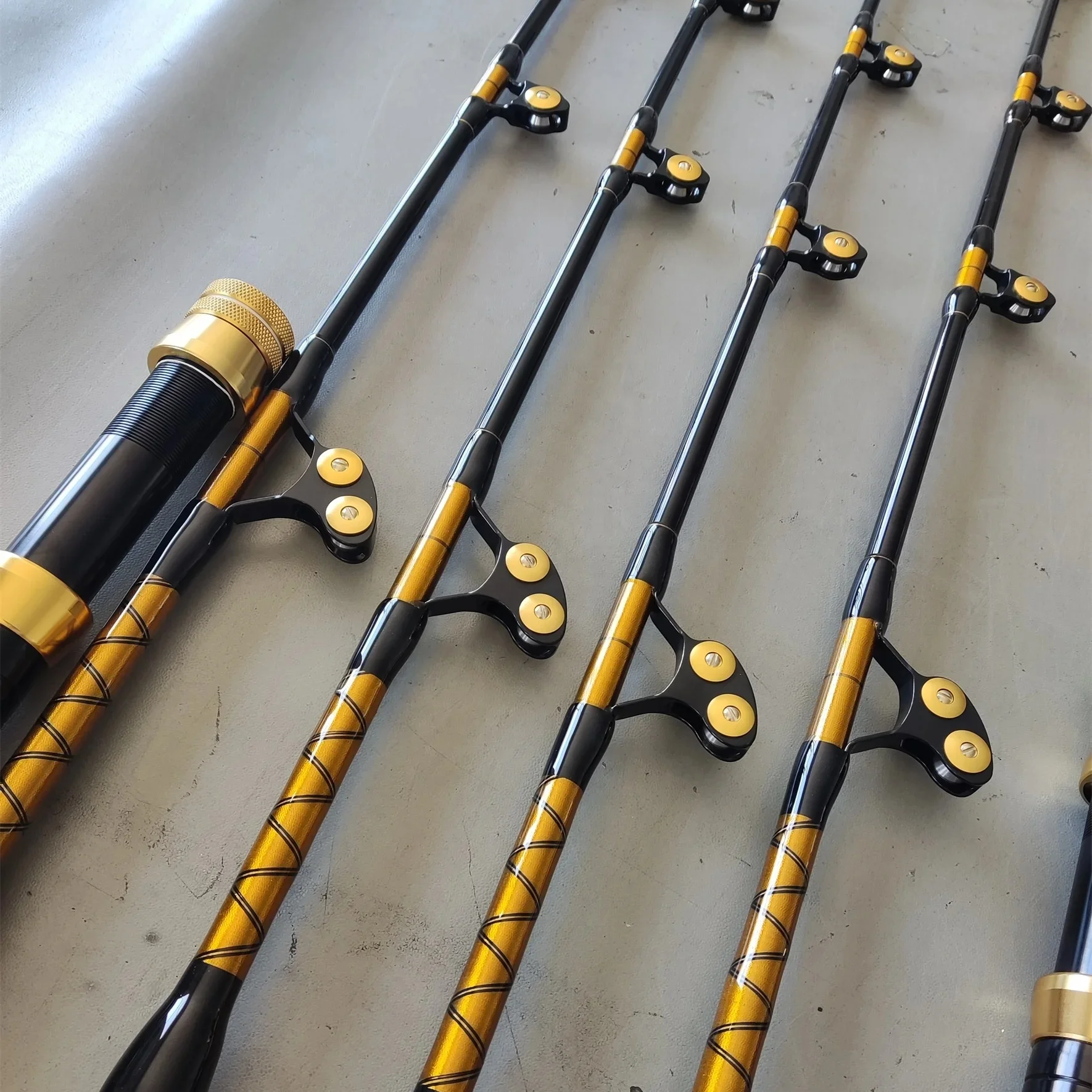 OEM 1.68m Solid Fiberglass Boat Fishing Rod Customizable Size Heavy for Trolling Carp in Saltwater