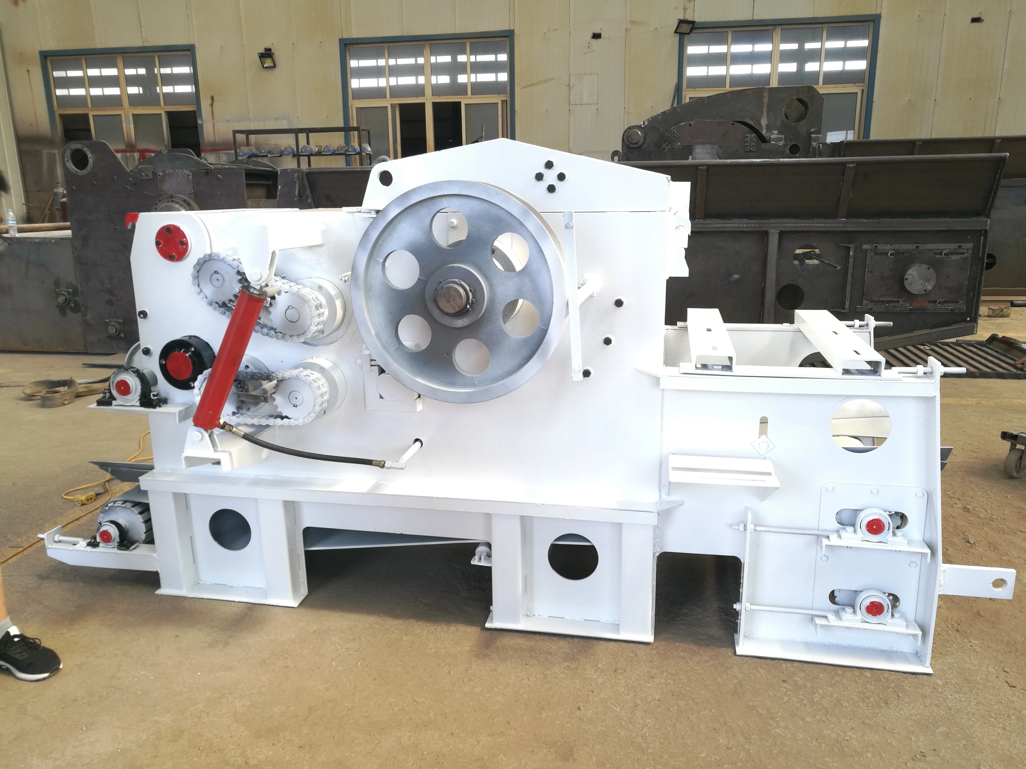  MACREAT Wood chipper price for biomass pellet production line wood tractor