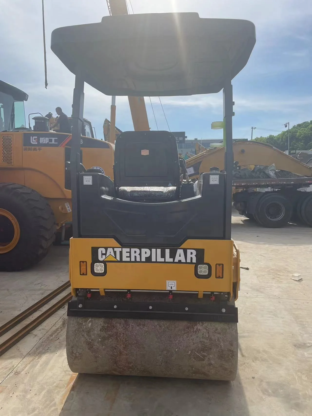 Road roller Caterpillar SN803H CAT compactor CS683 road construction machine single drum road construction roller