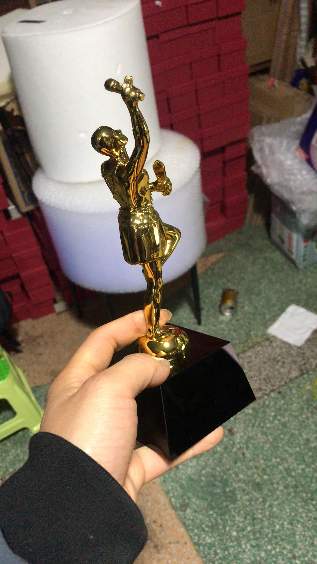 Factory New Design Cheap Souvenir Resin Music Awards Trophy Plaques Gold Business Steel Custom Metal Logo Plated Metal