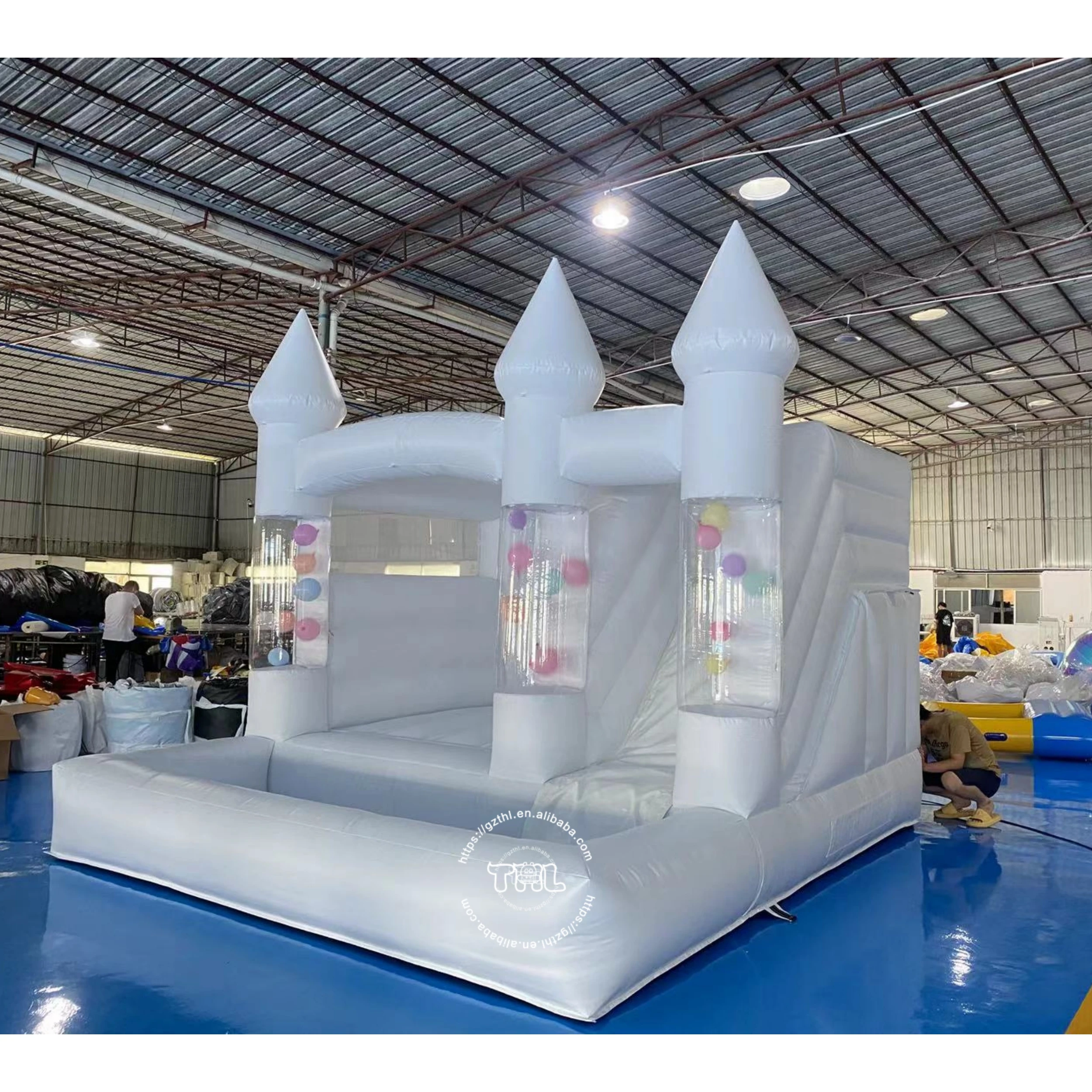 New Design Commercial Bounce House Bouncy Castle Inflatable Balloons Move White jumping castle For Kids